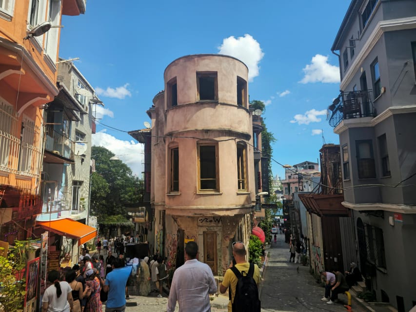 Istanbul: Fener & Balat Guided Tour through Colored Streets - Why Fener and Balat feel like a different Istanbul