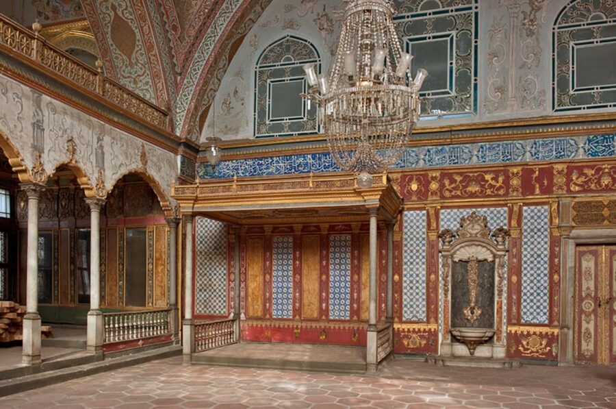 Istanbul: Full-Day Heritage Tour - Topkapi Palace in 1 hour 45 minutes, and what to prioritize