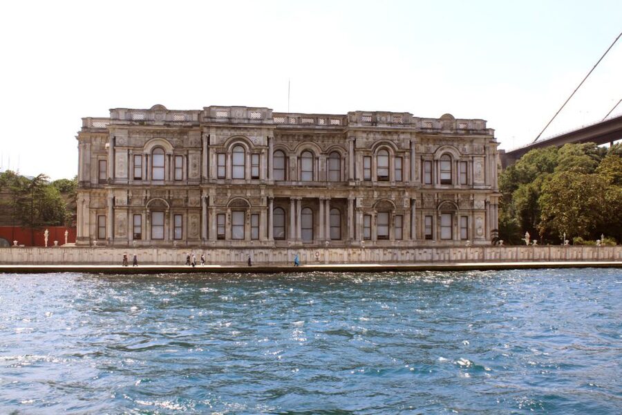 Istanbul: Full-Day Imperial & Asia Small Group Tour - Lunch Break in Sultanahmet: A 4-course Reset
