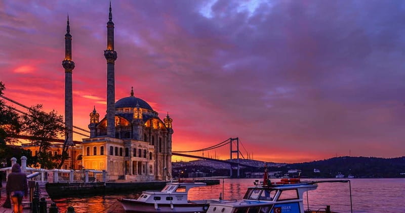 Istanbul: Full-Day Private City Highlights Guided Tour - Hagia Sophia: the building that keeps changing roles