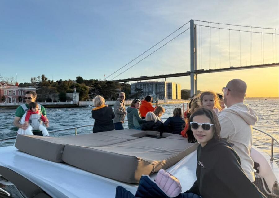 Istanbul:Golden Horn&Bosphorus Sunset Cruise on Luxury Yacht - Luxury Yacht Comfort: What You Get Onboard and What Matters for Your Experience