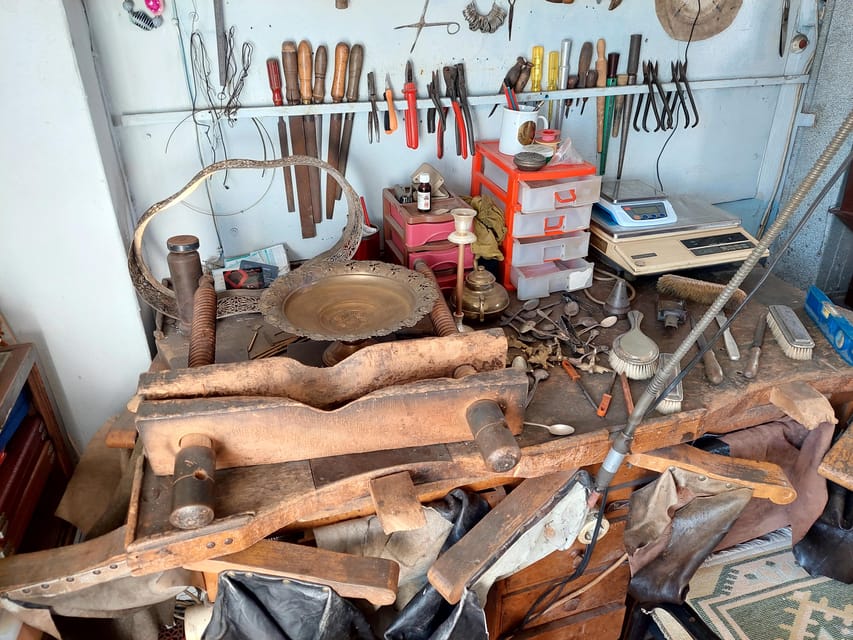 Istanbul Grand Bazaar: From Rooftops to the Secret Passages - Zincirli Han, second and third floor workshops, and the maze logic