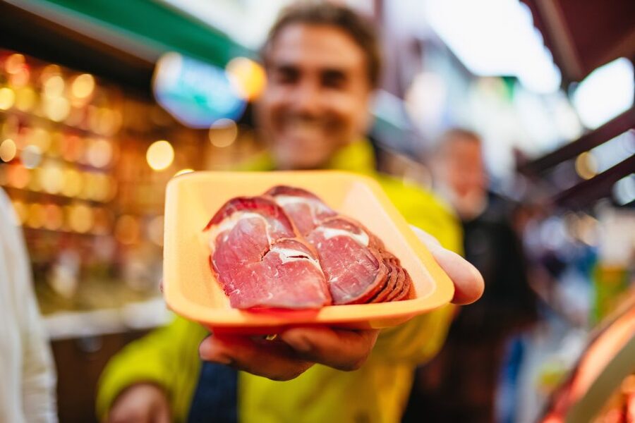 Istanbul: Guided Food and Culture Tour - Mussels at the fish market, plus the “try it now” rule