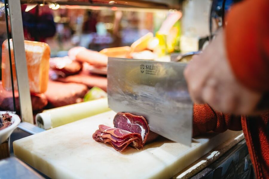 Istanbul: Guided Food and Culture Tour - Kurdish home-style food in the restaurant stop, plus dietary options
