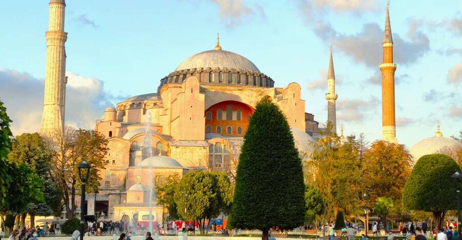 Istanbul: Guided Old City Tour and Bosphorus Sunset Cruise - The smart format: Old City on foot, Bosphorus at sunset