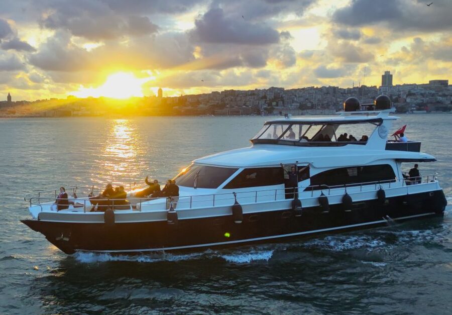 Istanbul: Guided Old City Tour and Bosphorus Sunset Cruise - Hagia Sophia: Byzantine mosaics, then the meaning of what you see
