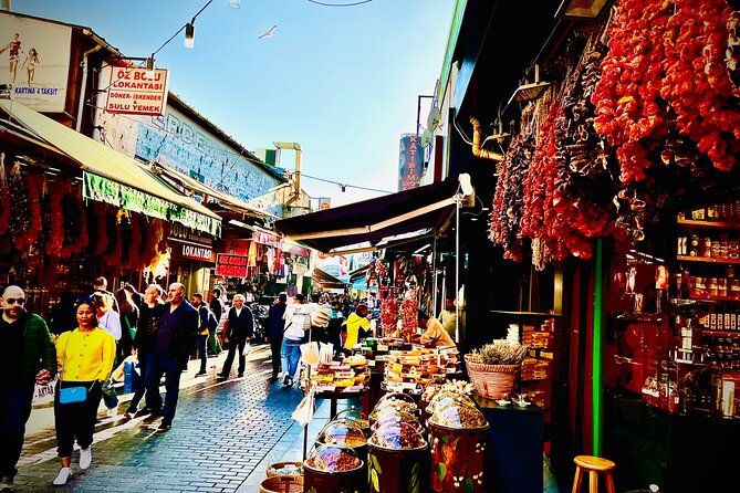 Istanbul Guided Street Food Tour Around European and Asian Sides - Price and value: what $139.13 buys you in Istanbul street food reality