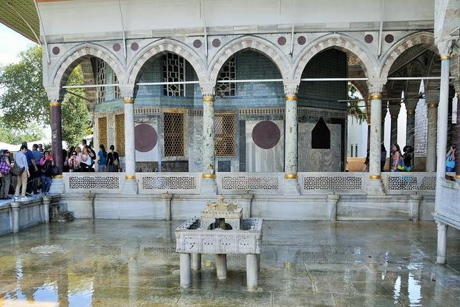 Istanbul Guided Tour Hagia Sophia, Topkapi, Cistern with Tickets - Topkapi Palace priority entry and the best way to tackle the “vast complex” problem