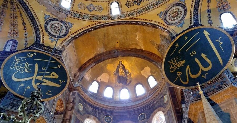Istanbul: Hagia Sophia & Basilica Cistern Tour with Tickets - What the guide actually does, and why headsets make a difference