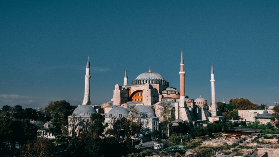 Istanbul: Hagia Sophia, Blue Mosque, Cistern & Bazaar Tour - Sultan Ahmed Mosque: Iznik tiles, minarets, and what to look for inside