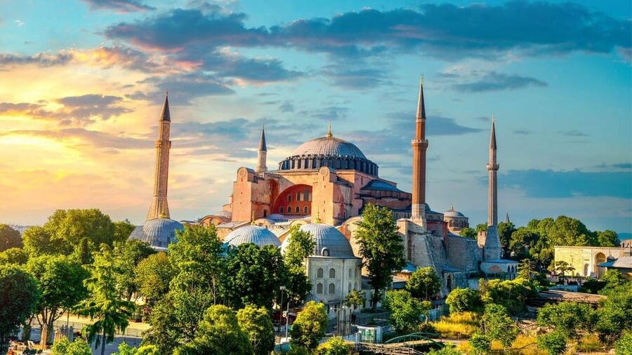 Istanbul: Hagia Sophia Guided Tour with Skip-the-Ticket-Line - The Meeting Point by the Blue Mosque Tram Stop (And How to Not Miss It)