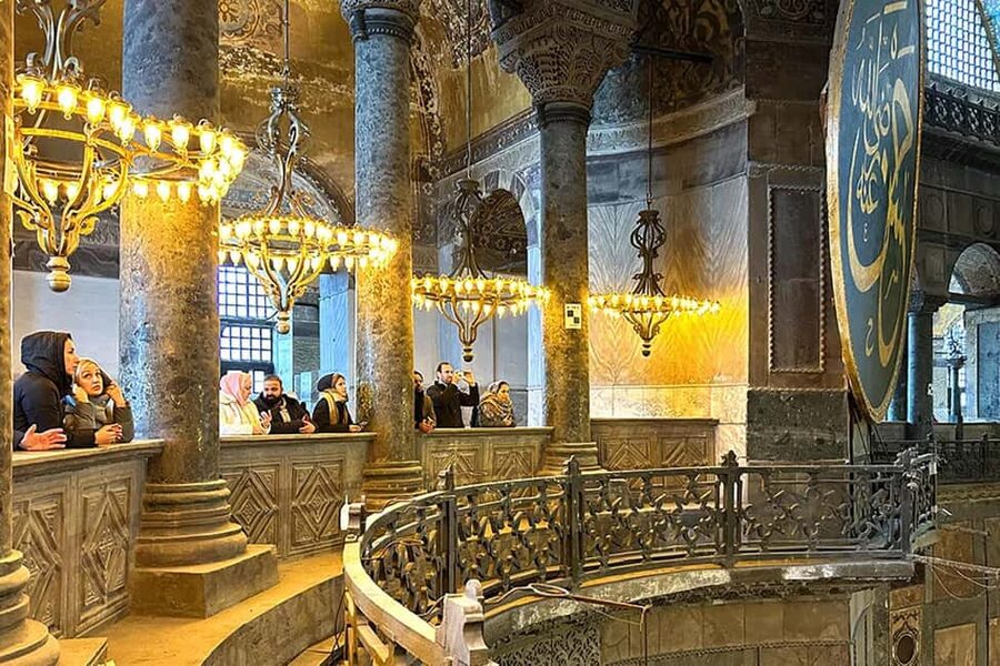 Istanbul: Hagia Sophia Tour with Skip-the-Line Entry Ticket - Upper galleries on your own, with AR and audio that actually help