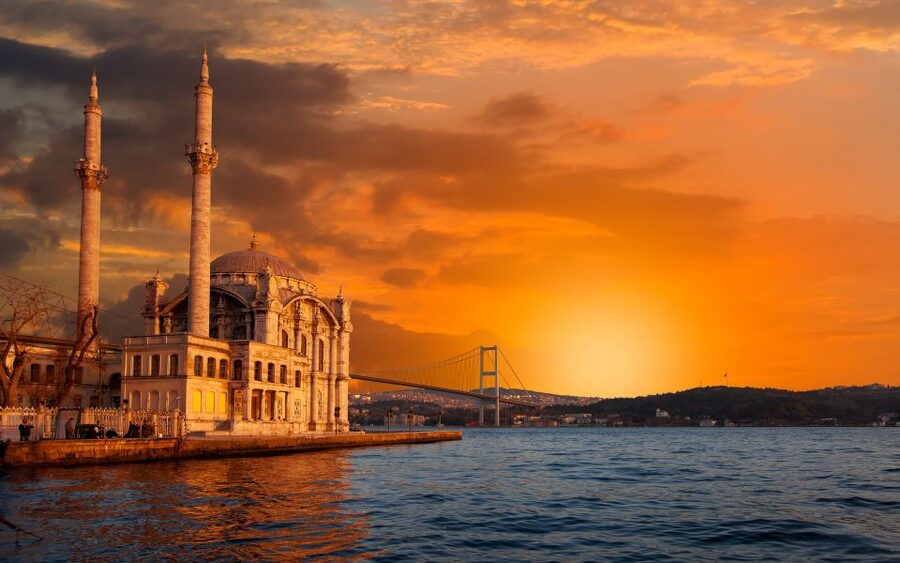 Istanbul: Half-Day Cruise and Cable Car to Pierre Loti Hill - The 1.5-Hour Bosphorus Cruise: Europe and Asia in One Trip