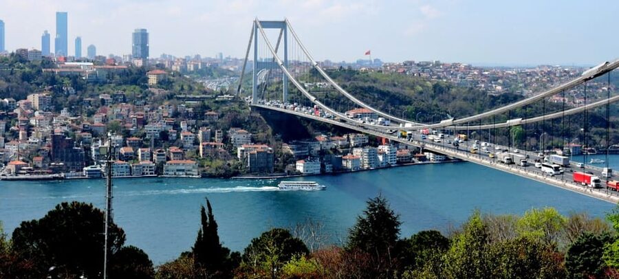 Istanbul Half-Day Tour and Bosphorus Cruise - Beylerbeyi Palace: Ottoman Mix-and-Match Motifs at the Waterline