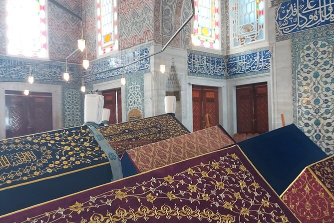Istanbul Highlights! Blue Mosque, Hagia Sophia, Topkapı and More! - Entering the Blue Mosque: Timing, Dress, and 1616 Details