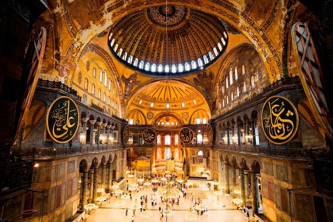 Istanbul Highlights Small-Group Walking Guided Tour - Topkapi Palace: Crowns, Corridors, and the Stuff Sultans Used