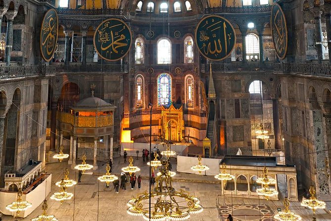 Istanbul Historical Tour with Guide, Lunch and Transfers - Lunch: traditional Turkish food, fixed menu, no drinks included