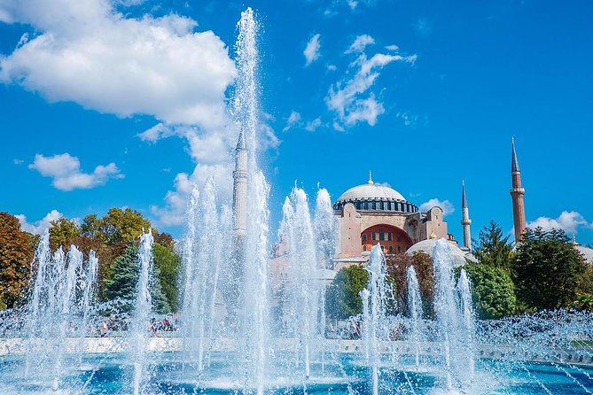Istanbul Historical Tour with Guide, Lunch and Transfers - Topkapi Palace: where time speeds up, then slows down inside