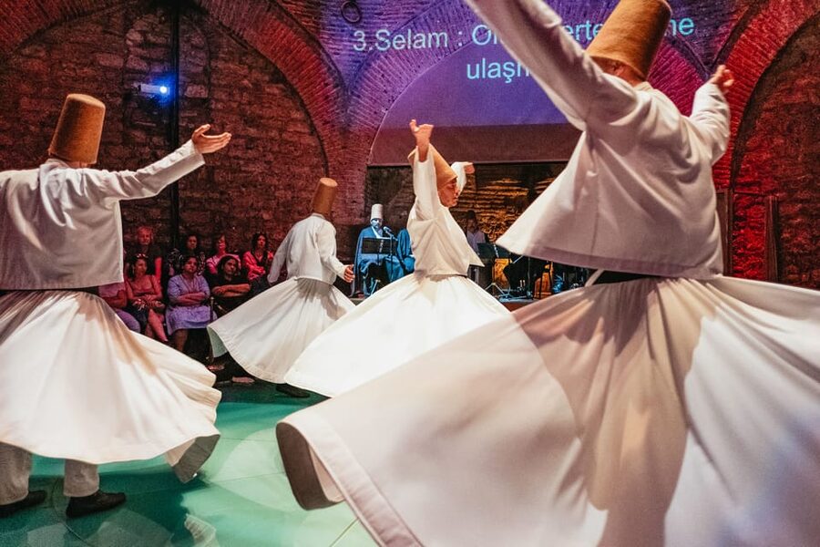 Istanbul: Hodjapasha Whirling Dervishes Show & Exhibition - Getting There: Location Near Sirkeci Tram Stop