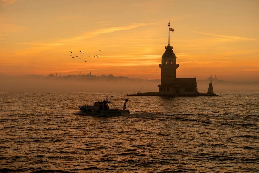 Istanbul: Maiden's Tower Entry Ticket with Audio Guide - On the island: what to do once you arrive