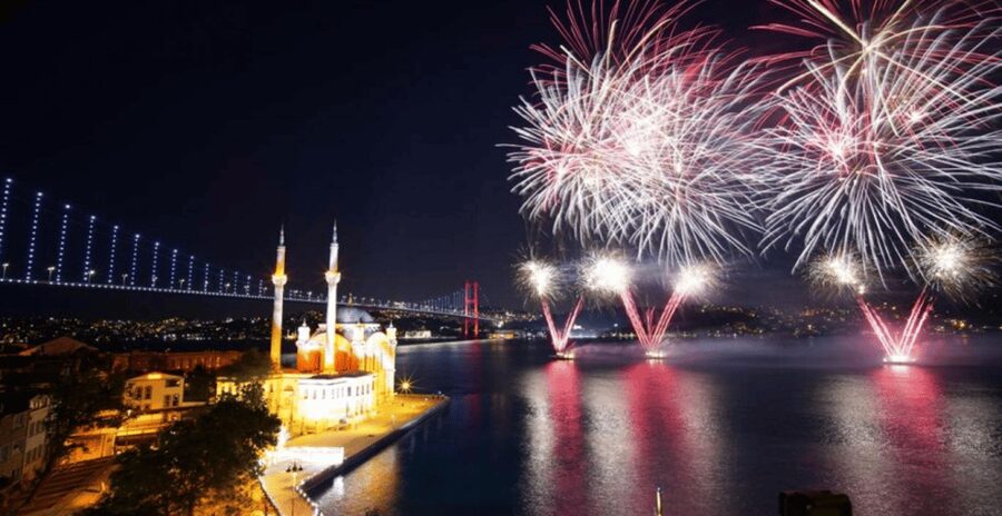 Istanbul: New Year's Eve Bosphorus Dinner Cruise Party 2026 - The sailing route: palaces, fortresses, bridges, and famous waterfronts
