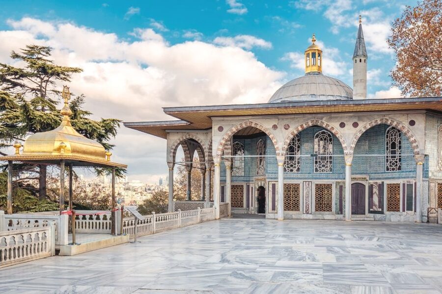 Istanbul: Old City Full-Day Tour with Lunch and Hotel Pickup - Blue Mosque and Hagia Sophia: Tilework, Scale, and Timing Limits