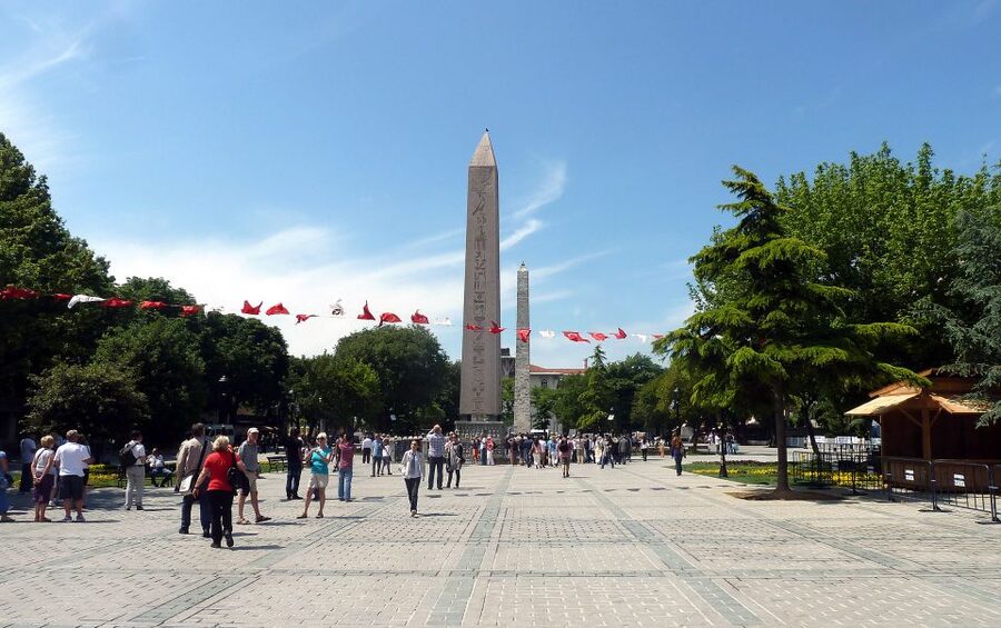 Istanbul Old City to Grand Bazaar Tour - What the guide really does for you