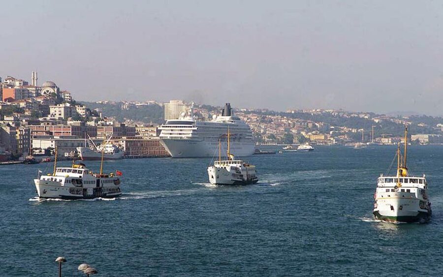 Istanbul: Old Town Highlights Tour & Bosphorus Cruise - Hippodrome: the ancient stadium clues still in view