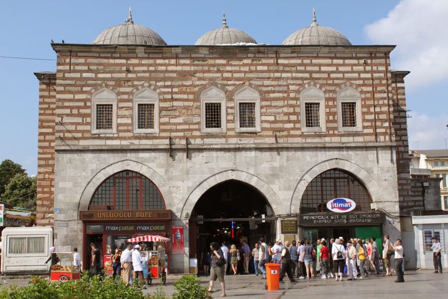 Istanbul: Old Town Highlights Tour & Bosphorus Cruise - A four-course lunch break in Sultanahmet