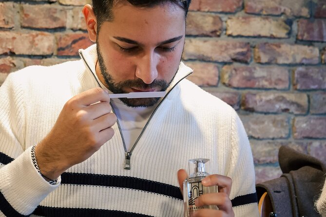 Istanbul: Perfume Making Workshop with Bosphorus View - What you do in the first phase: orientation and scent history