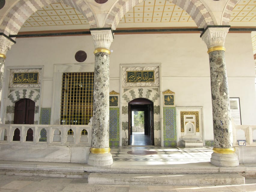 Istanbul Port: City Sights Tour for Cruise Ship Passengers - Topkapi Palace: sultans, museum rooms, and holy relic displays