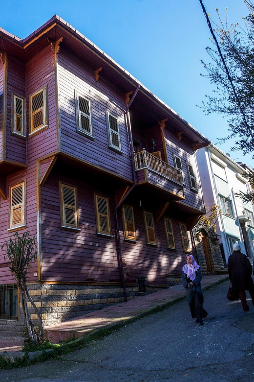 Istanbul Princes island Tour visiting 2 island - Morning pickup and the private boat cruise across Marmara