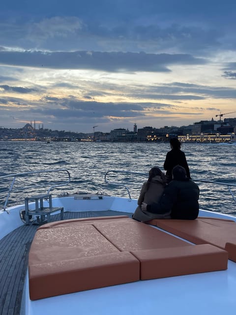 Istanbul: Private Bosphorus Cruise on Luxury Yacht - Price and Value: How $148 Per Group Really Works