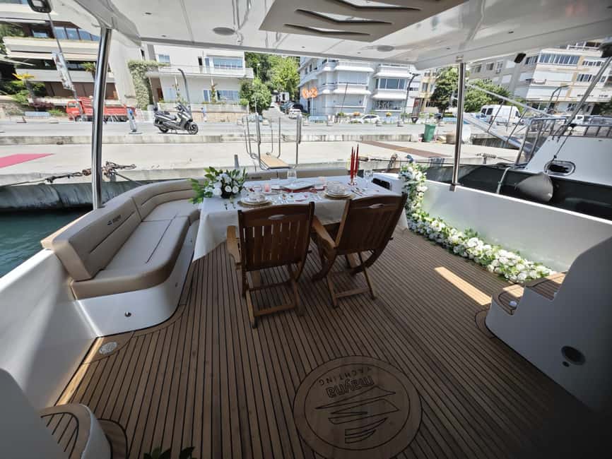 Istanbul: Private Bosphorus Yacht with Tour Guide and Snacks - Timing, weather, and how to get photos that look like a real postcard