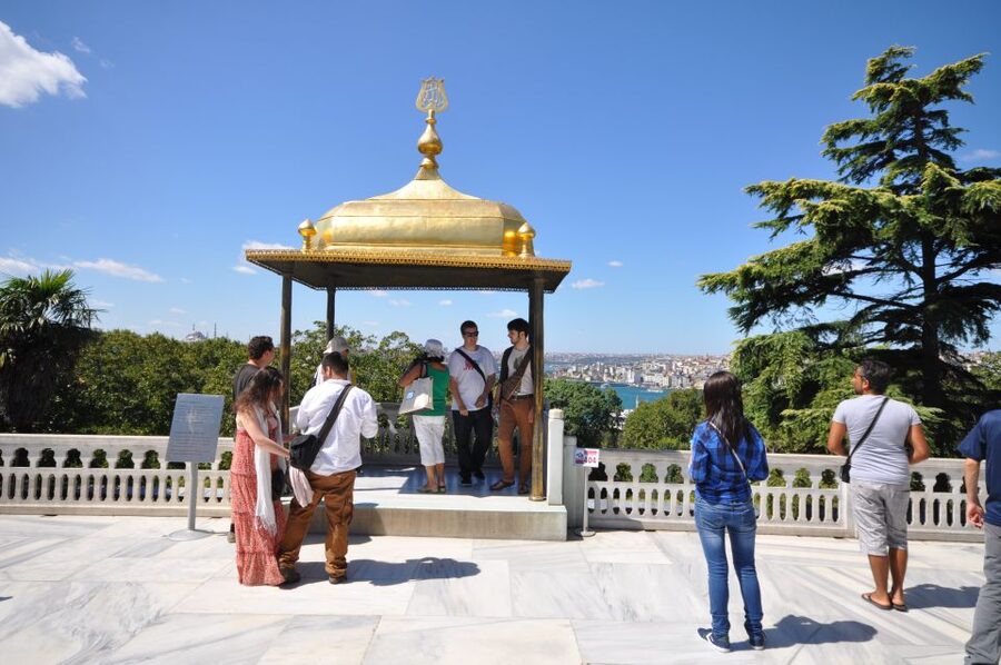Istanbul: Private Full-Day Old City Highlights Tour - Basilica Cistern: A Cool Break Beneath Istanbul’s Streets