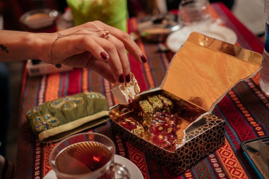 Istanbul: Private Guided Food Tour with 10 Tastings - Key things to know before you go