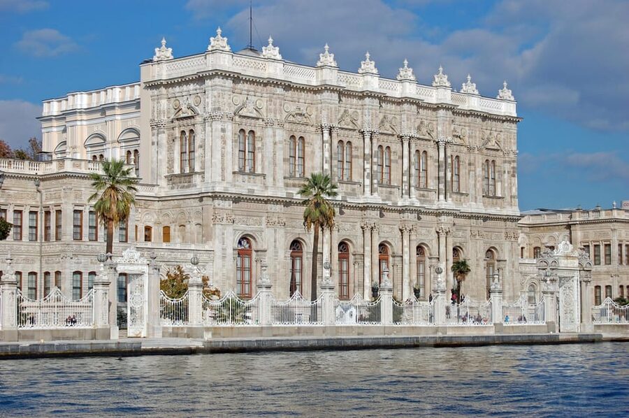 Istanbul: Private Old City Tour with Bosphorus Cruise - Grand Bazaar and Spice Market: shopping time with a story behind it