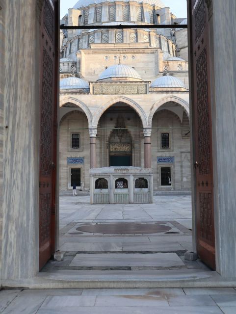 Istanbul Private Shopping Tour – Grand Bazaar & Spice Market - Dress Code and Small Etiquette That Save Hassles