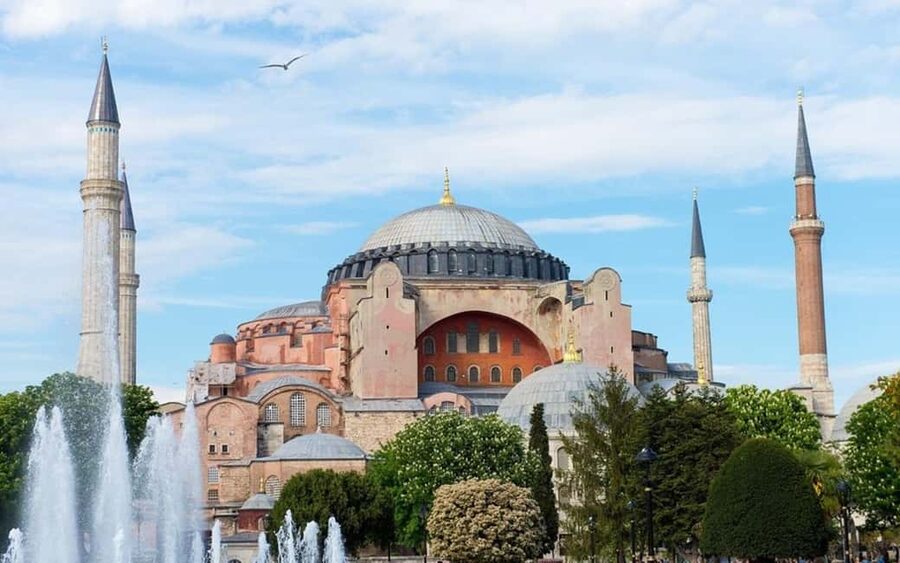 Istanbul: Private Sightseeing 2, 4 or 8 hours with a Local - Getting started right: pickup, Wi-Fi, and an easy meet-up