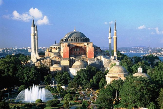 Istanbul Private Tour Designed for Layover Flight, Transfer incl. - The Old City sweep: Hagia Sophia, Basilica Cistern, and the Blue Mosque