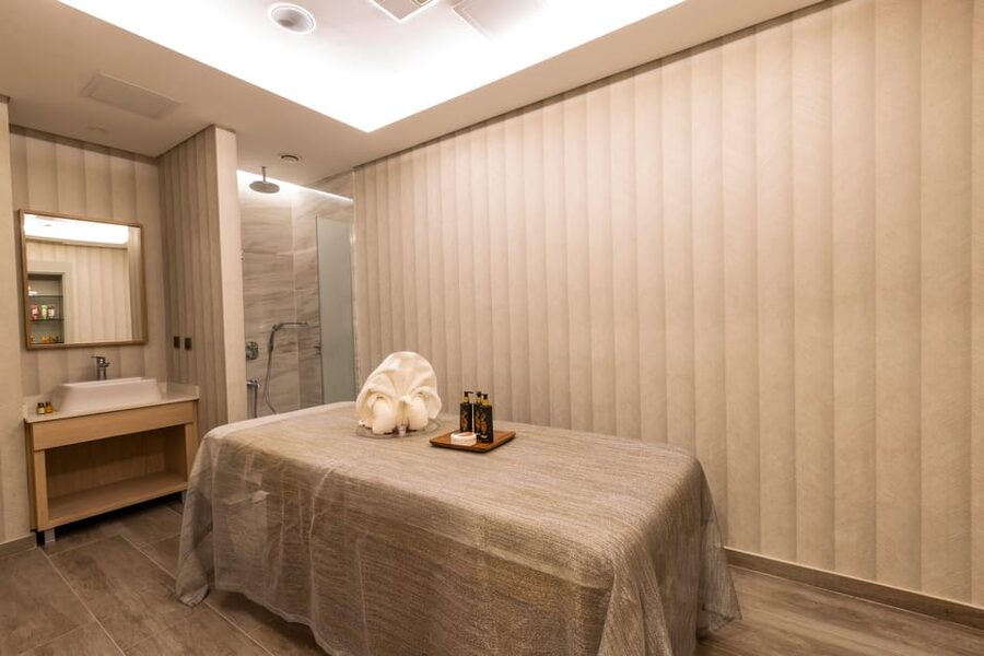 Istanbul: Private Turkish Bath, Spa and Massage in Taksim - Warm Up in the Hot Room: Why the Sauna-Like Start Works