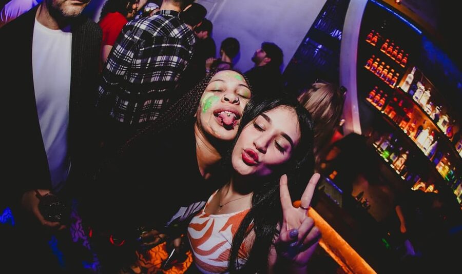 Istanbul: Rooftop Pub Crawl with Party Bus - Raki, pricing value, and how to avoid a surprise bill
