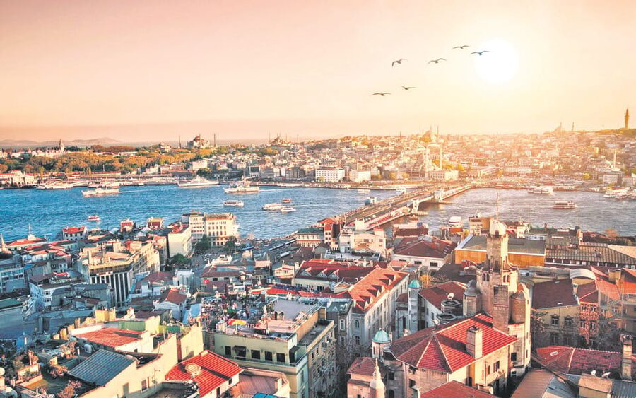 Istanbul: Semi Private Bosphorus Tour - Two Continents in One Easy 5-Hour Route