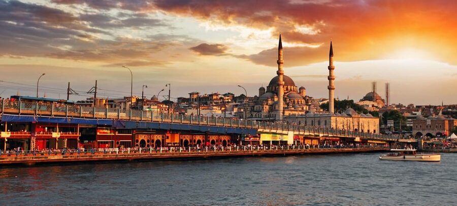 Istanbul: Semi Private Bosphorus Tour - Eminönü Port to the Bosphorus Boat Ride