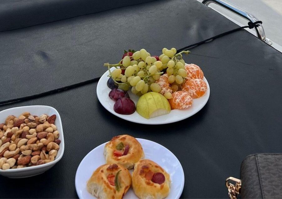 Istanbul: Small-Group Luxury Yacht Sunset Cruise w/ Snacks - Route spotlight: Galata to Dolmabahçe to Çırağan Palace views