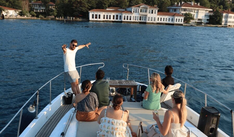 Istanbul: Small Group Yacht Tour with Unlimited Wine - Live English stories from Simon and Georgina style guides