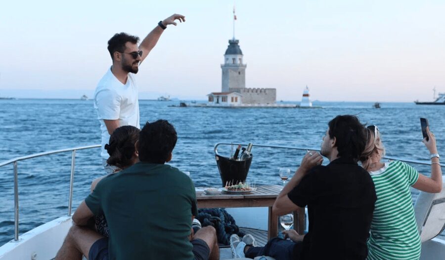 Istanbul: Small Group Yacht Tour with Unlimited Wine - Wind, water, and clothing: how to stay comfortable on the Bosphorus