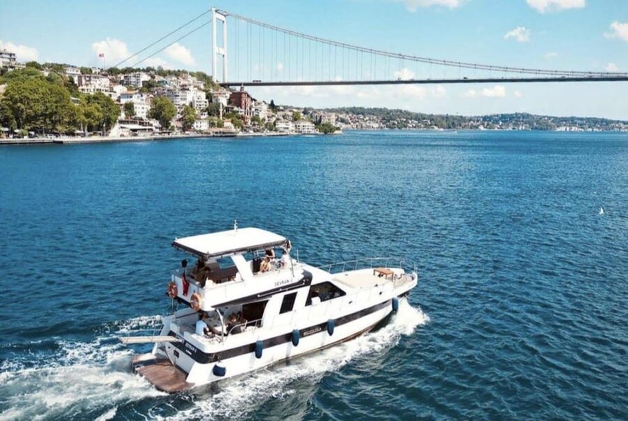 Istanbul: Small Group Yacht Tour with Unlimited Wine - Karaköy meeting point: Kardeşim Sokak and the red float tip