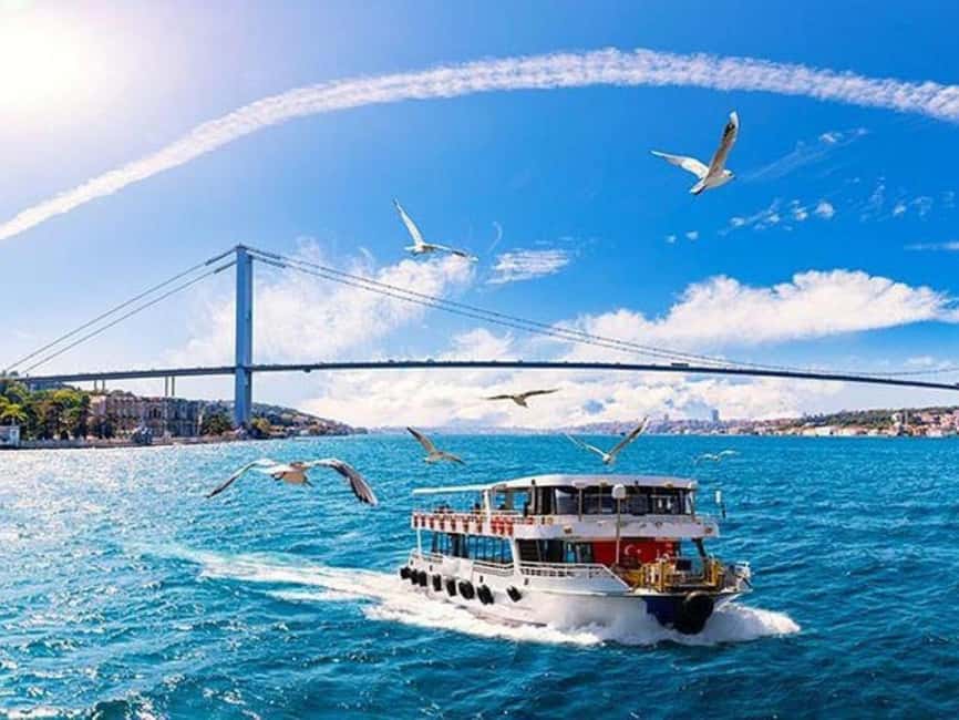 Istanbul: Sunset Bosphorus Yacht Cruise with A break on Asia - Pass-by highlights: Galata Bridge, Çırağan Palace, Ortaköy Mosque