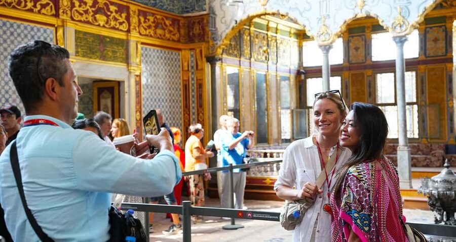 Istanbul: Topkapi and Harem Tour with Skip-the-Line Ticket - Exploring the courtyards, Treasury treasures, and your own museum time
